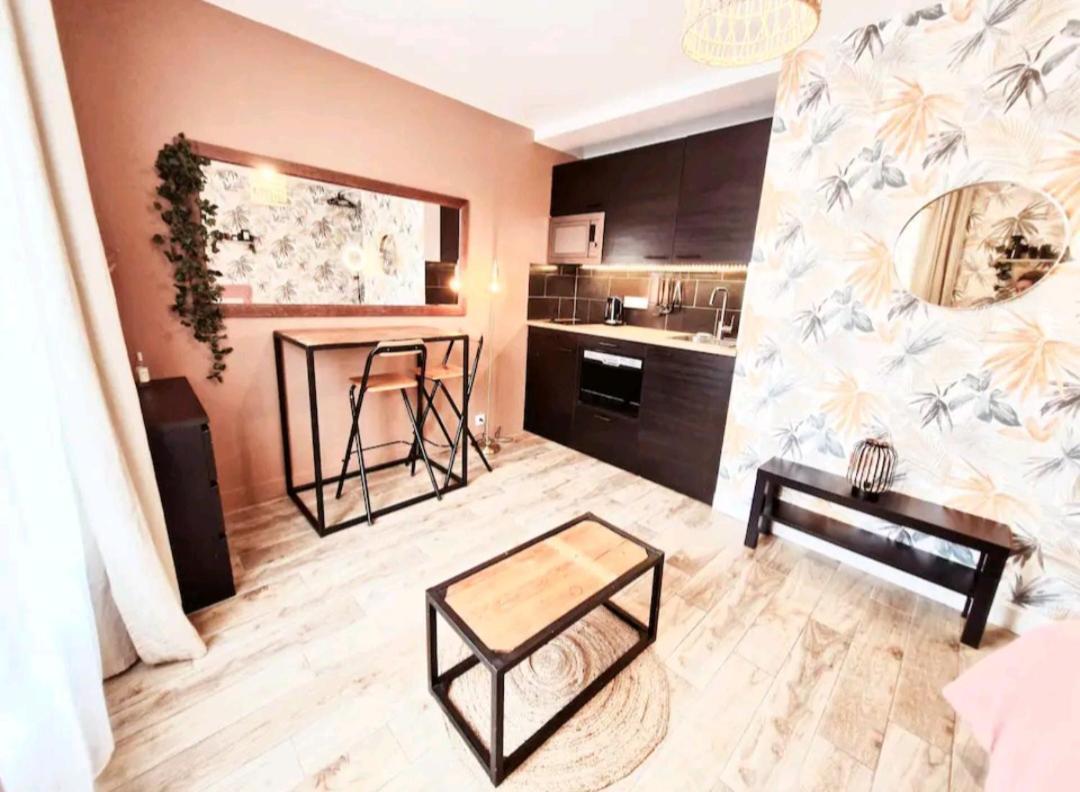 Maison Juliette Clichy Eksteriør bilde